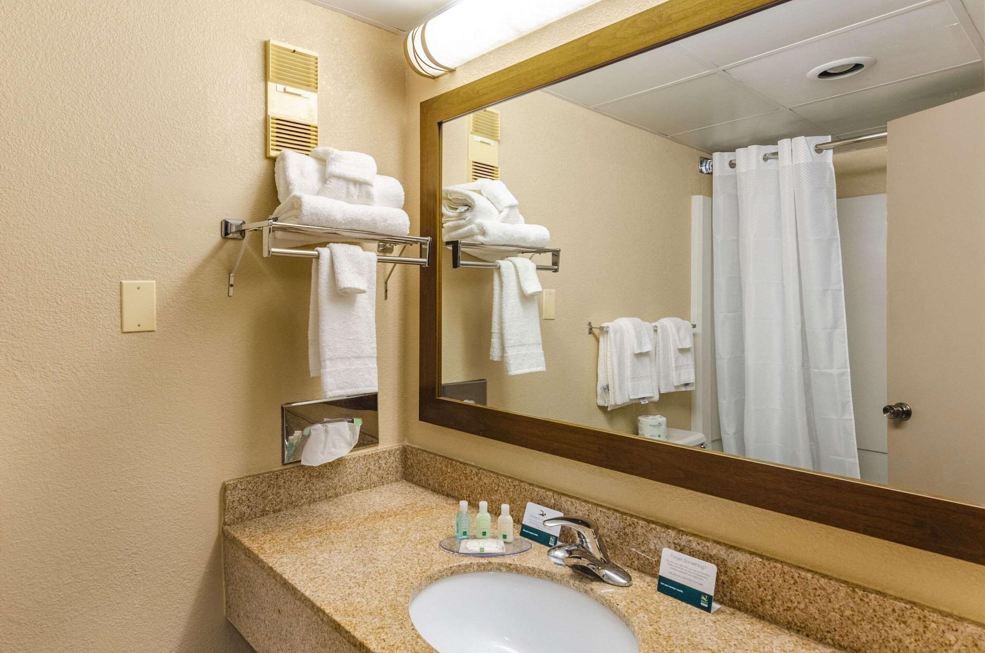 Quality Inn Radford-West Blacksburg I-81 Exterior photo